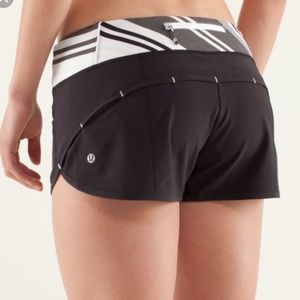 Lily lemon run speed short black and white size 2